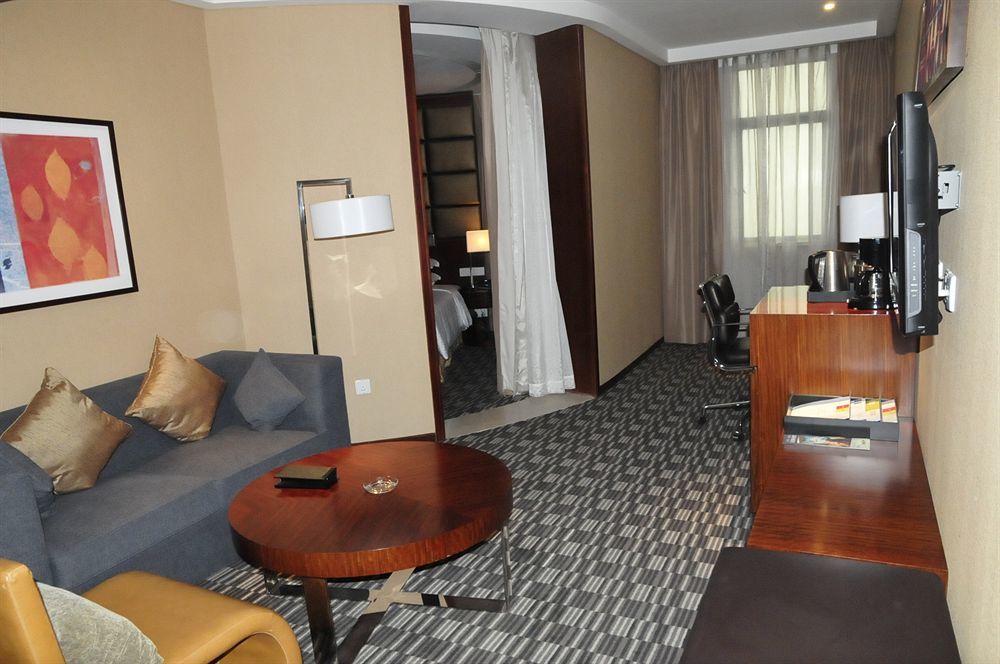Four Points By Sheraton Taicang Exteriör bild