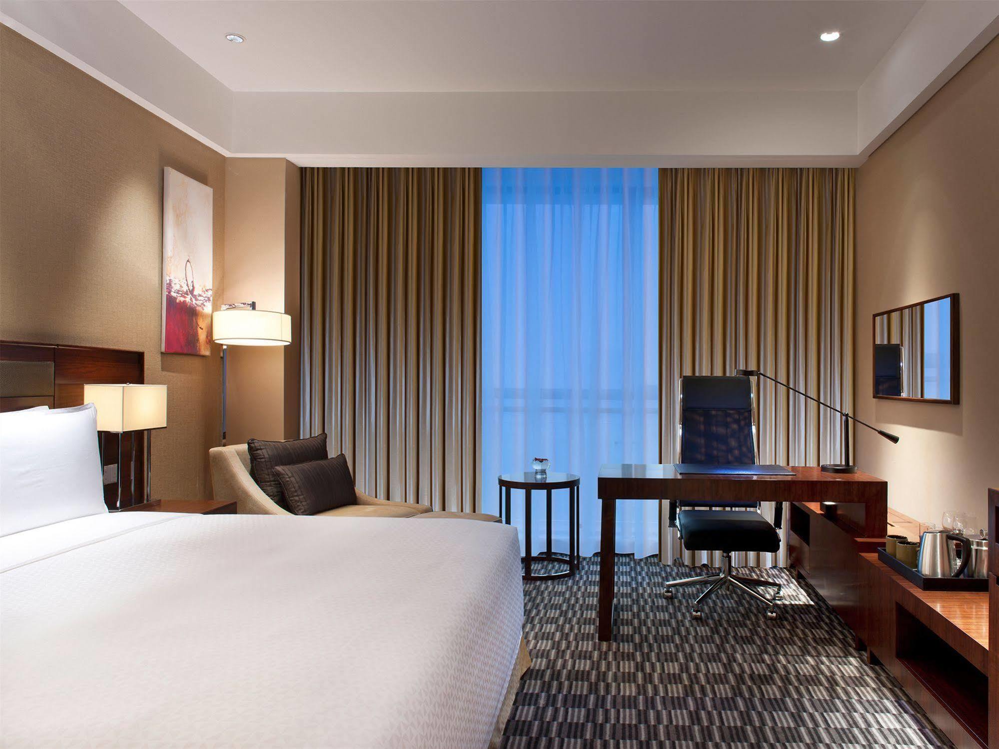 Four Points By Sheraton Taicang Exteriör bild