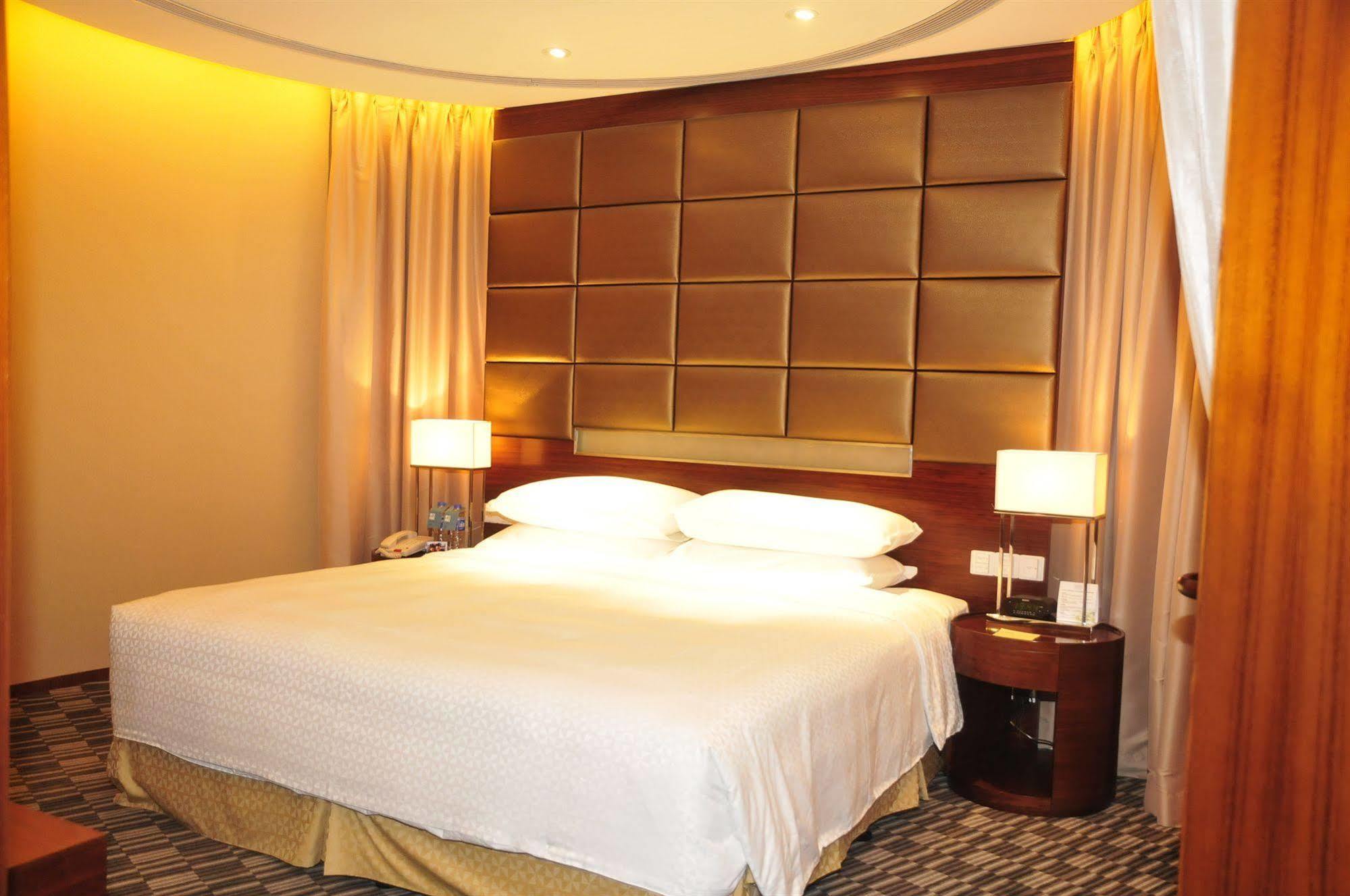Four Points By Sheraton Taicang Exteriör bild